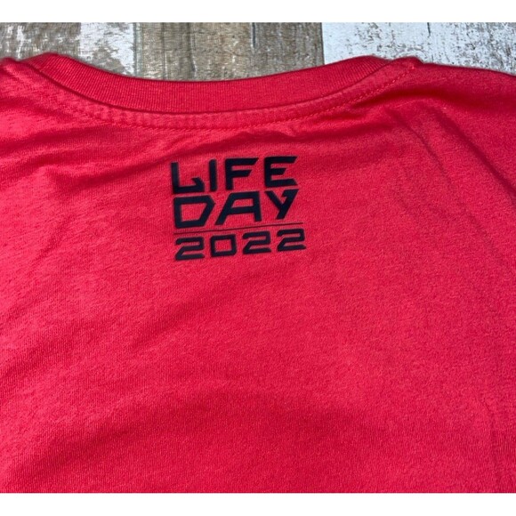 2022 Star Wars Shirt Adult Large Red Chewbacca Life Day Galaxys Edge Christmas - Picture 7 of 9